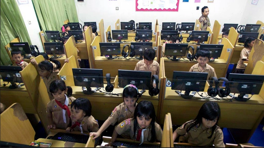manfaat-utama-belajar-informatika-bagi-siswa-modern